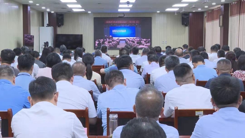 嘉祥縣組織收看市委理論學(xué)習(xí)中心組專題報(bào)告會(huì)暨濟(jì)寧“干部大講堂”講座